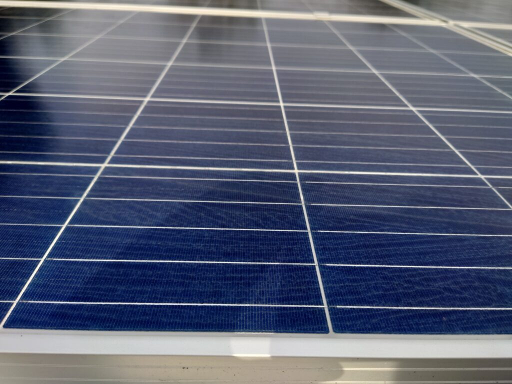 愛媛県|太陽光パネル清掃メンテナンス|株式会社アイエネ さぬき市　野立て