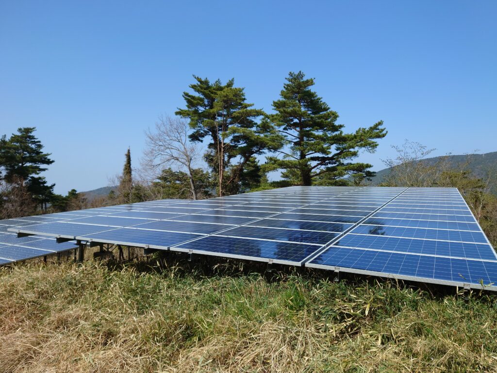愛媛県|太陽光パネル清掃メンテナンス|株式会社アイエネ 小豆島　野立て