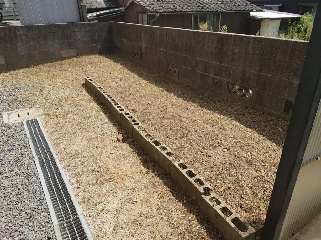 愛媛県|太陽光パネル清掃メンテナンス|株式会社アイエネ 松山市　草刈り