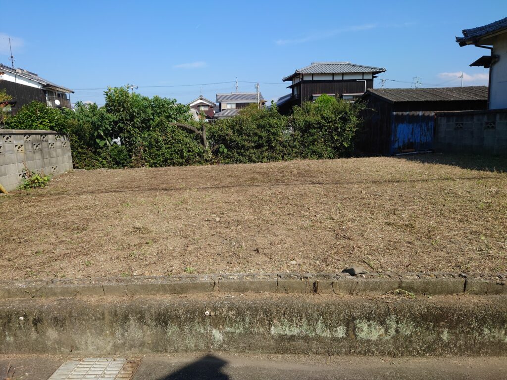 愛媛県|太陽光パネル清掃メンテナンス|株式会社アイエネ 草刈り