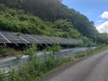 愛媛県|太陽光パネル清掃メンテナンス|株式会社アイエネ 宇和島市　野立て太陽光　草刈り