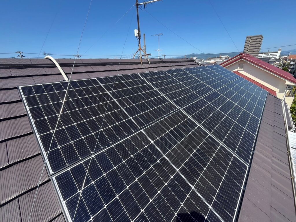 愛媛県|太陽光パネル清掃メンテナンス|株式会社アイエネ 松山市　太陽光発電システム取付工事
